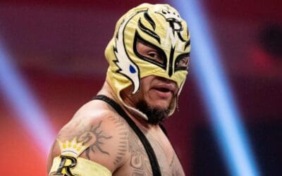 Rey Mysterio Signs New Deal With WWE